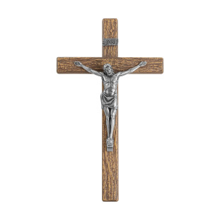 9968PVMAD Crucifixo em Metal com Acabamento Amadeirado Cristo Prata Velha 25cm
