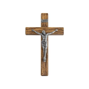 20205PVMAD Crucifixo em Metal com Acabamento Amadeirado Cristo Prata Velha 13cm